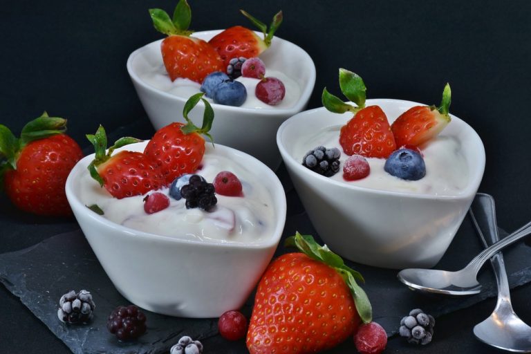 strawberry, quark, berry quark-3132973.jpg