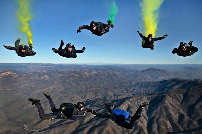 california, parachutists, skydivers-106943.jpg